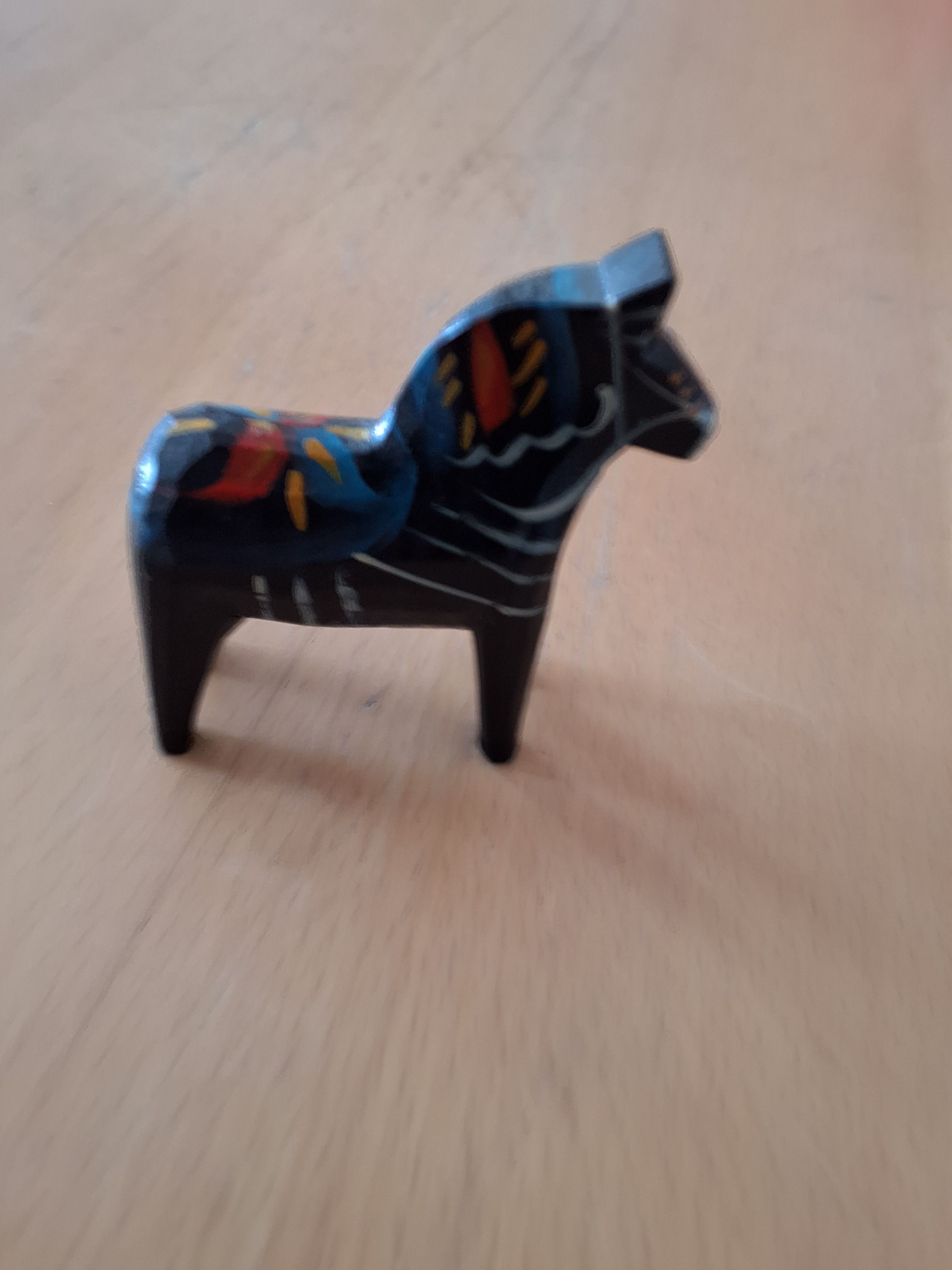 Dala hest sort